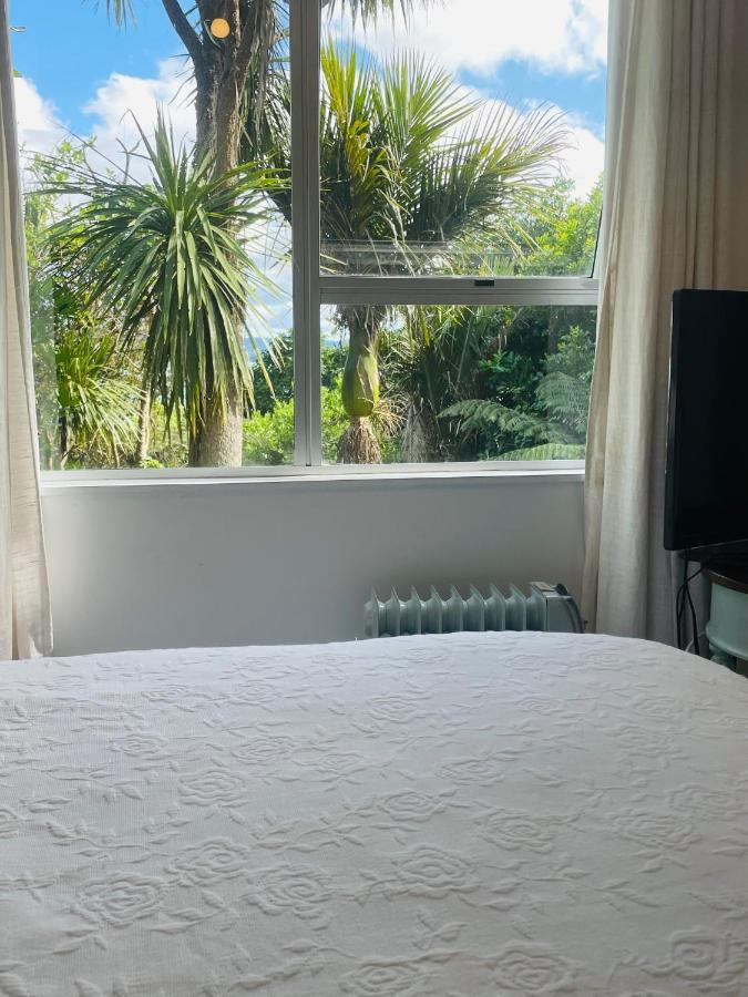 Matapouri Cabin By The Beach Hotel Esterno foto
