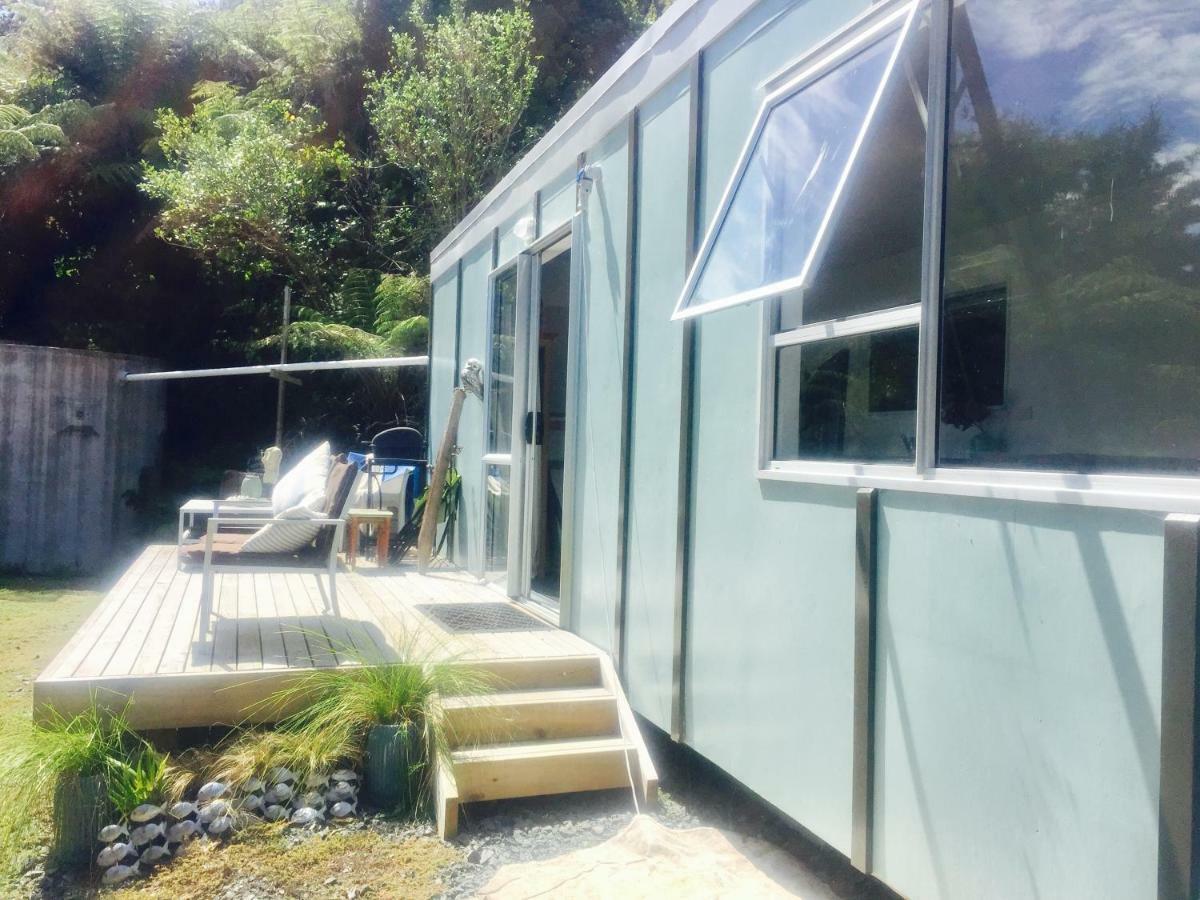Matapouri Cabin By The Beach Hotel Esterno foto